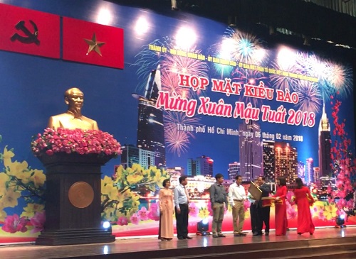 Lãnh đạo TP. HCM gặp mặt kiều bào mừng Xuân Mậu Tuất 2018