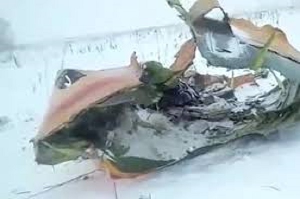 Nga: Máy bay chở 71 người phát nổ trên bầu trời - Hình 1