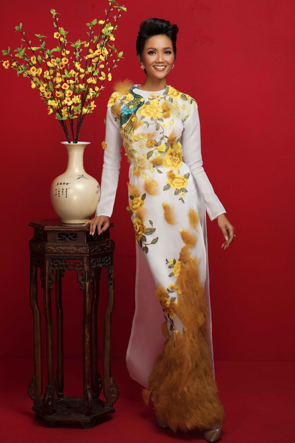 Top 3 Hoa hậu Hoàn vũ Việt Nam 2017 “gợi ý” trang phục áo dài đón Tết - Hình 4