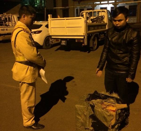 Bắc Giang: Bắt giữ ô tô con vận chuyển trái phép 48 kg pháo