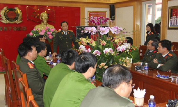 Thanh Hóa: Bắt nhóm đối tượng bịt mặt, mặc áo mưa bắn chết người trong đêm