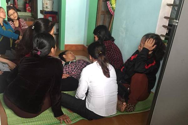 Bi kịch một gia đình: Chồng mất tích trên biển, con trai tử vong vì tai nạn