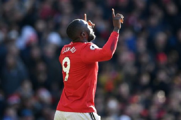 Lukaku rực sáng, MU ngược dòng Chelsea - Hình 1