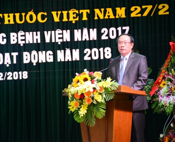 Huế: Bệnh viện Trung ương Huế tổ chức lễ kỷ niệm 63 năm Ngày Thầy thuốc Việt Nam - Hình 1