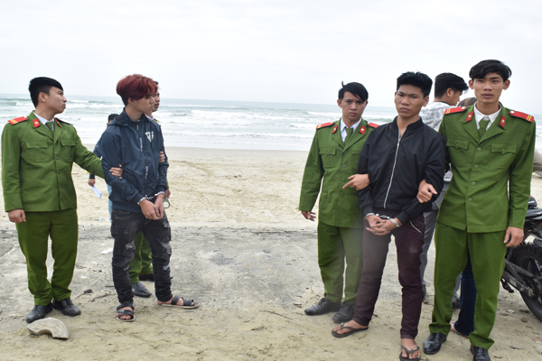 Thừa Thừa Huế: Đang dạo chơi trên biển, đôi nam nữ bị cướp tài sản trong đêm - Hình 1