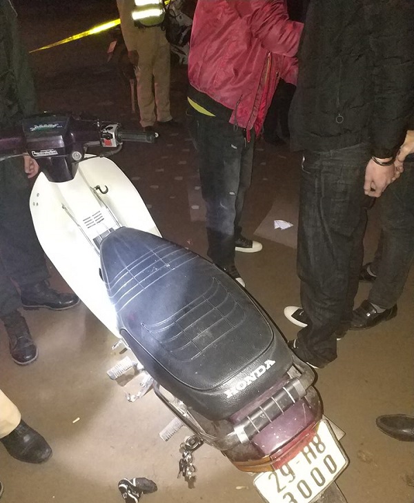 Hà Nội: Bắt giữ đối tượng vận chuyển 15 gói nilon nghi là ma túy đá