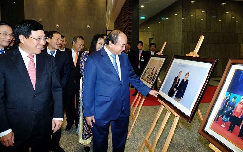 Thủ tướng Nguyễn Xuân Phúc: Cán bộ ngoại giao phải “vừa hồng, vừa chuyên” - Hình 2