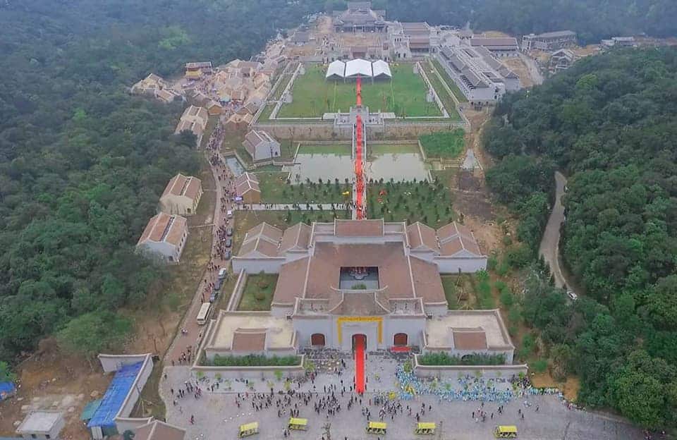 ‘BOT cửa chùa’: Khi ‘thương mại tâm linh’ trên đà nở rộ