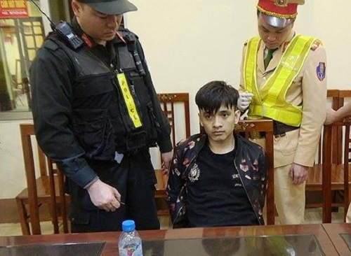 Lạng Sơn: Bắt giữ đối tượng vận chuyển ma túy trên taxi