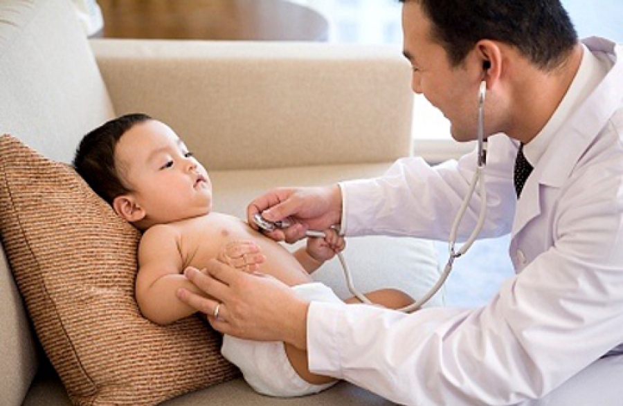 Quảng Ninh: Trẻ 8 tháng tuổi bị nhiễm độc trì do thuốc cam được cứu sống