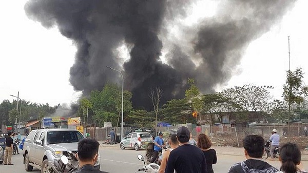 Hà Nội: Cháy lớn ở làng nghề Triều Khúc - Hình 2