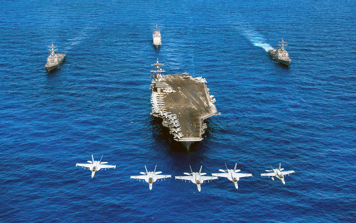 Siêu hàng không mẫu hạm USS Carl Vinson làm gì tại Đà Nẵng? - Hình 1