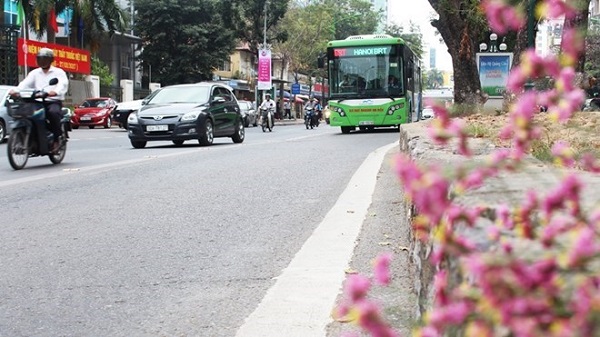 Hà Nội: Dừng triển khai tuyến buýt nhanh BRT 02 Kim Mã-Hòa Lạc - Hình 1