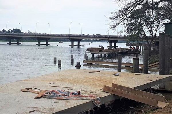 Tranh cãi xung quanh dự án lát gỗ lim ven sông Hương - Hình 2