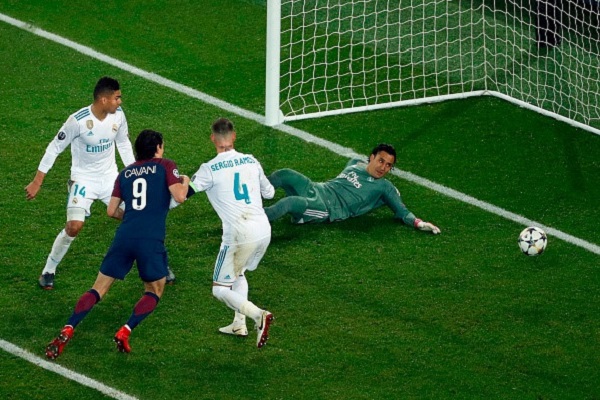 Ghi bàn ở 9 trận đấu liên tiếp Ronaldo đưa Real Madrid vào tứ kết Champions League - Hình 5