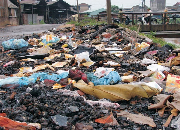 Bắc Giang: Xử phạt 2 DN chuyển giao trái quy định gần 16 tấn chất thải nguy hại