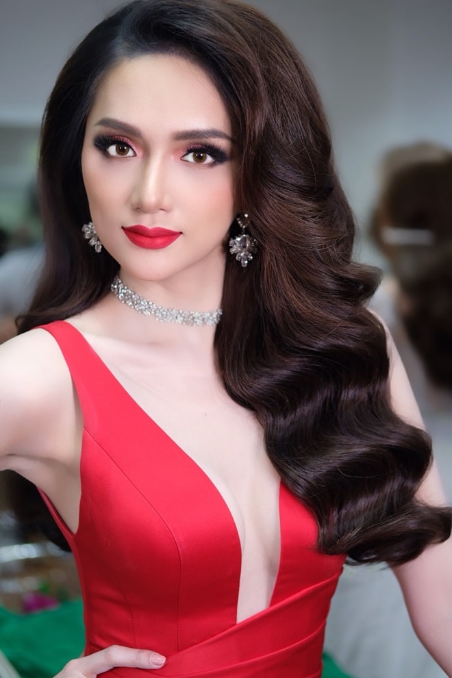 Hương Giang Idol xuất sắc đăng quang Hoa hậu Chuyển giới quốc tế 2018