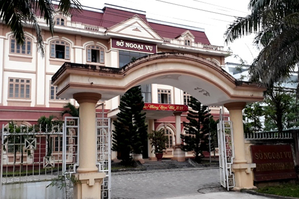 Chủ tịch tỉnh Quảng Trị nói gì về đường quan lộ "thần tốc" của con trai?