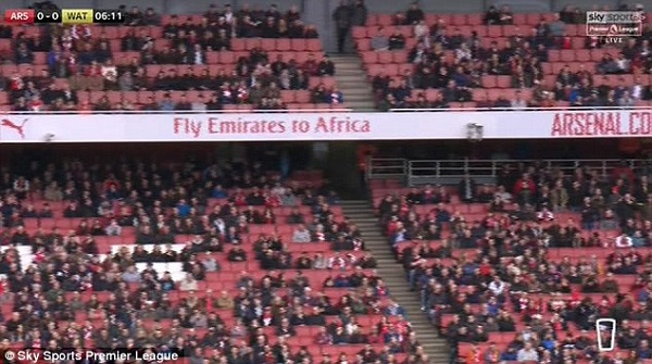 SVĐ Emirates vắng vẻ lạ lùng, Arsenal chạnh lòng - Hình 1