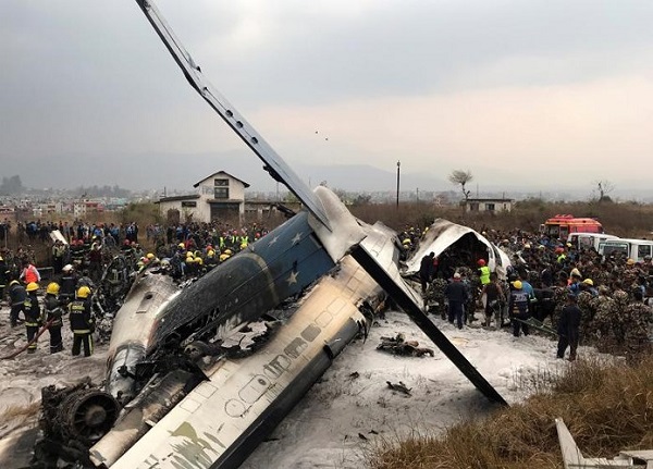 Cận cảnh vụ tai nạn máy bay làm ít nhất 50 người tử vong tại Thủ đô Kathmandu, Nepal - Hình 3