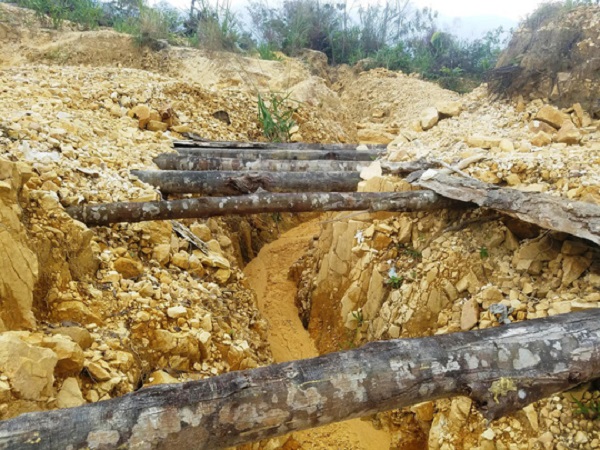 Lại thêm một vụ hành hung, cướp đồ tác nghiệp của phóng viên ở Khánh Hòa