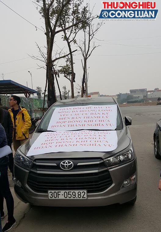 “Ép” khách ký thanh lý hợp đồng: Khách hàng vây trụ sở công ty Sông Đà Hoàng Long - Hình 3