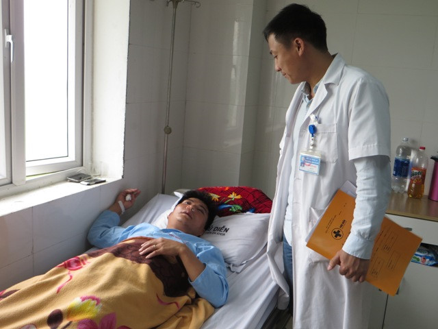 Nghệ An: Anh trai học sinh đánh thầy giáo nhập viện - Hình 1