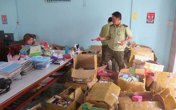 Thu giữ hơn 30 thùng mỹ phẩm không rõ nguồn gốc xuất xứ
