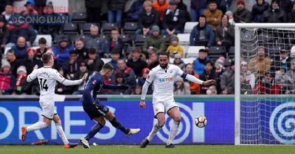 Đánh bại Swansea với tỉ số 0-3, Tottenham có mặt tại vòng Bán kết FA Cup