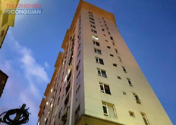 TP.HCM: Rơi từ chung cư Hồng Lĩnh Plaza xuống đất, một người tử vong