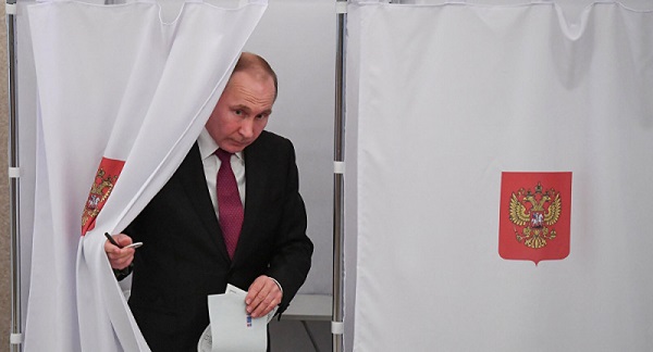 Ông Vladimir Putin đã bỏ phiếu bầu cử của mình - Hình 1