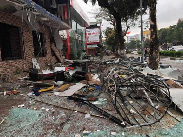 Nghệ An: Chưa rõ nguyên nhân vụ nổ lớn tại nhà hàng lẩu nướng - Hình 1