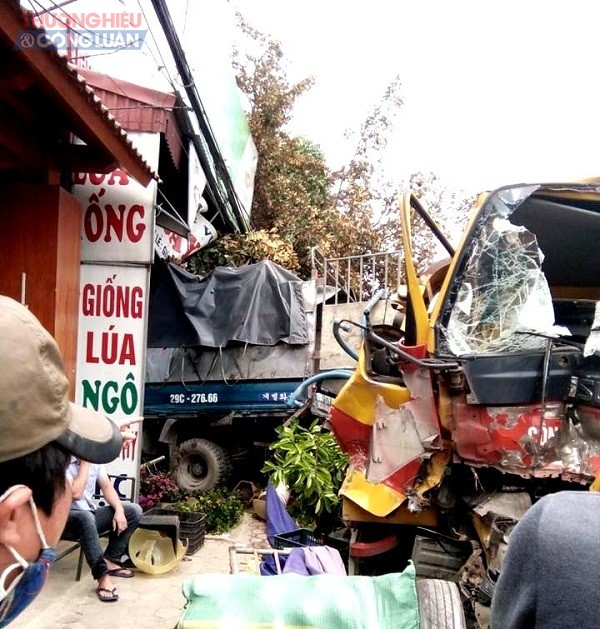 Hà Trung (Thanh Hóa): Va chạm giao thông nghiêm trọng, khiến 3 người bị thương nặng - Hình 2