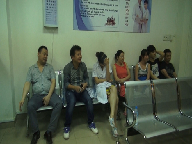 Quảng Bình: Phát hiện nhóm đối tượng người nước ngoài khám chữa bệnh trái phép - Hình 1