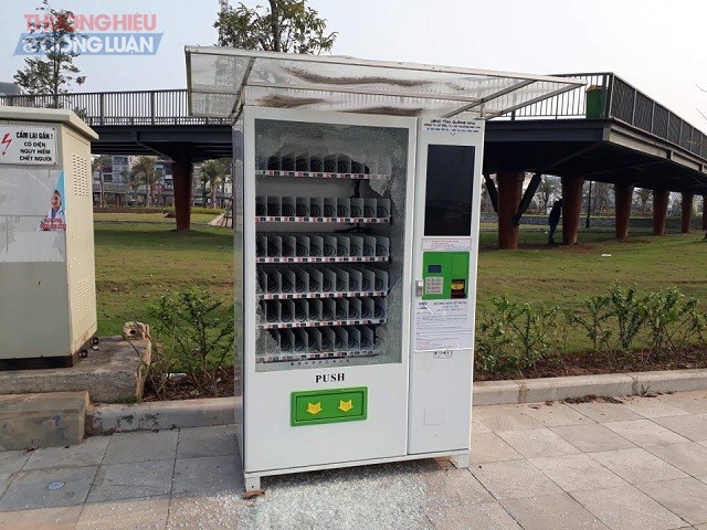 Quảng Ninh: Máy bán hàng tự động tại thành phố du lịch bị “đột nhập”