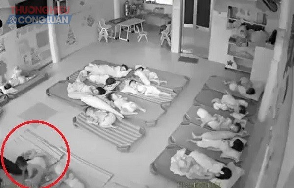 Bà Rịa-Vũng Tàu: Buộc thôi việc 2 giáo viên dùng chân đẩy trẻ