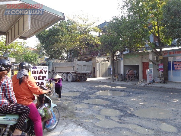 Kim Bảng (Hà Nam): Dân khổ vì đường xuống cấp