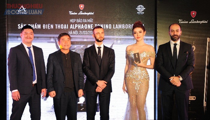 Điện thoại cao cấp Alpha One chính thức ra mắt tại thị trường Việt Nam