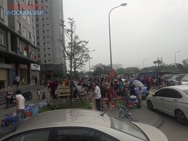 Hà Nội: Cháy tại chung cư Kiến Hưng, hàng trăm cư dân hoảng loạn - Hình 2