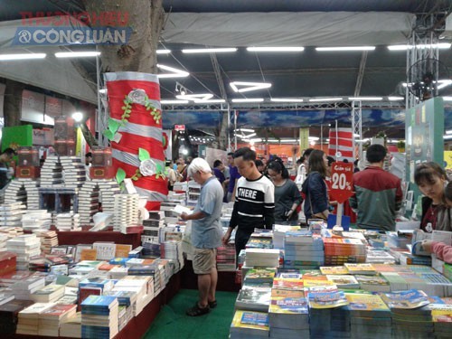 Hội sách ở TP.HCM thu 60 tỷ đồng trong 7 ngày