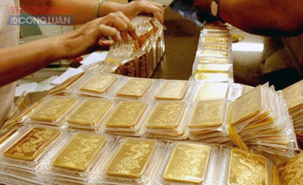Giá vàng hôm nay 26/3: Giá vàng lên đỉnh, đồng USD sụt giảm