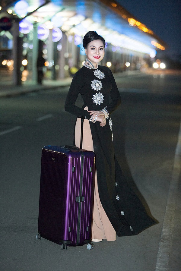 Hoa hậu Trần Huyền Nhung lên đường sang Hàn Quốc “chinh chiến” cuộc thi nhan sắc - Hình 2