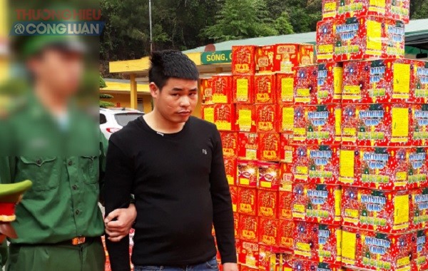 Cao Bằng: Bắt giữ xe tải chở hơn 700kg pháo nổ nhập lậu