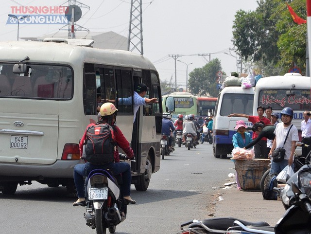 Phó Thủ tướng yêu cầu kiểm tra nạn "xe dù, bến cóc"