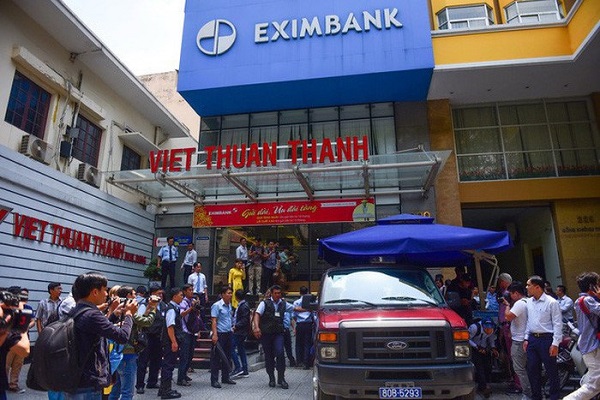 Vụ mất 245 tỷ đồng tại Eximbank: Khởi tố thêm 3 người - Hình 1