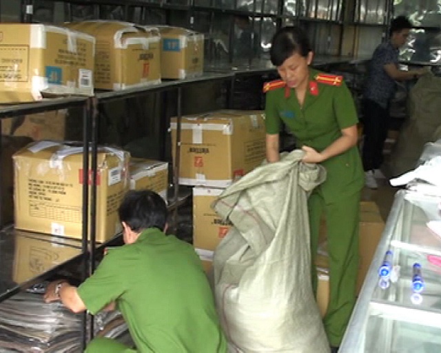 Đồng Nai: Truy tố đối tượng mua bán quần, áo giả nhãn hiệu “Việt Tiến”