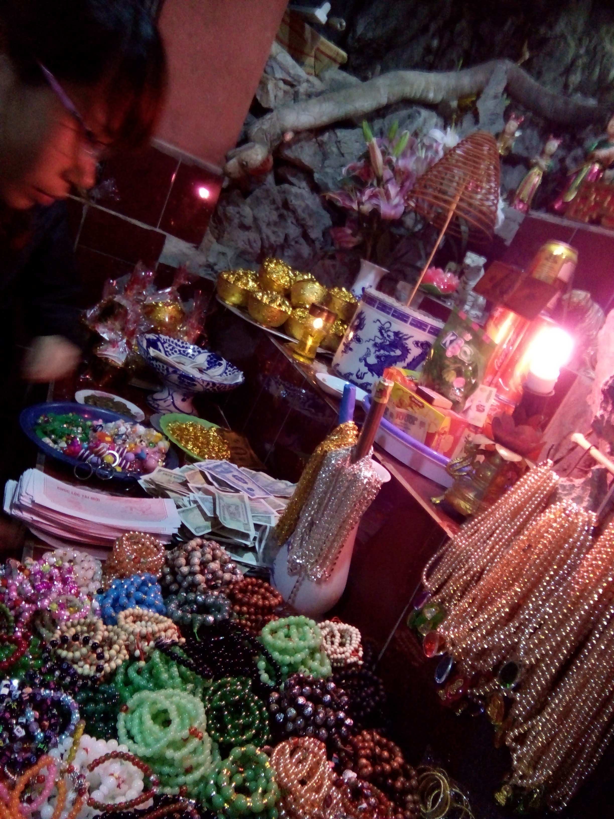 Lễ hội chùa Tiên (Hoà Bình) - bài 2: Cần một chế tài đủ mạnh