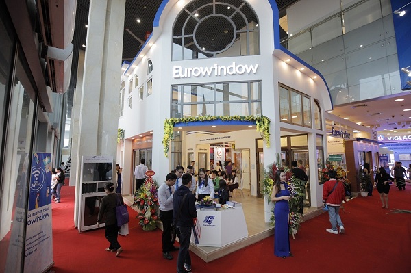 Cửa thông minh Eurowindow thu hút khách tại Vietbuild 2018 - Hình 2