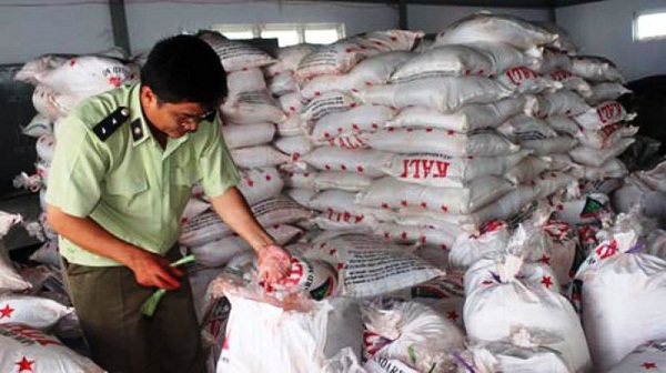 Tổng cục Hải quan: Tăng cường công tác chống buôn lậu phân bón, thuốc bảo vệ thực vật giả