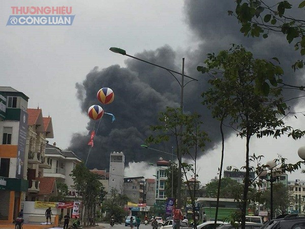 Hà Nội: Đang cháy tại chợ Quang khiến nhiều ki ốt bị thiêu rụi hoàn toàn - Hình 6